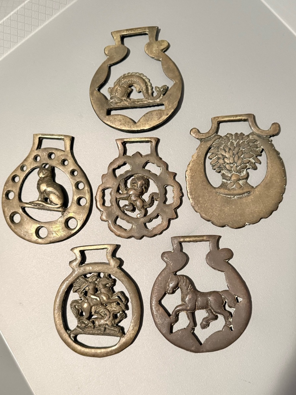 ⭐ Vintage Brass Horse Brasses – Set of 6